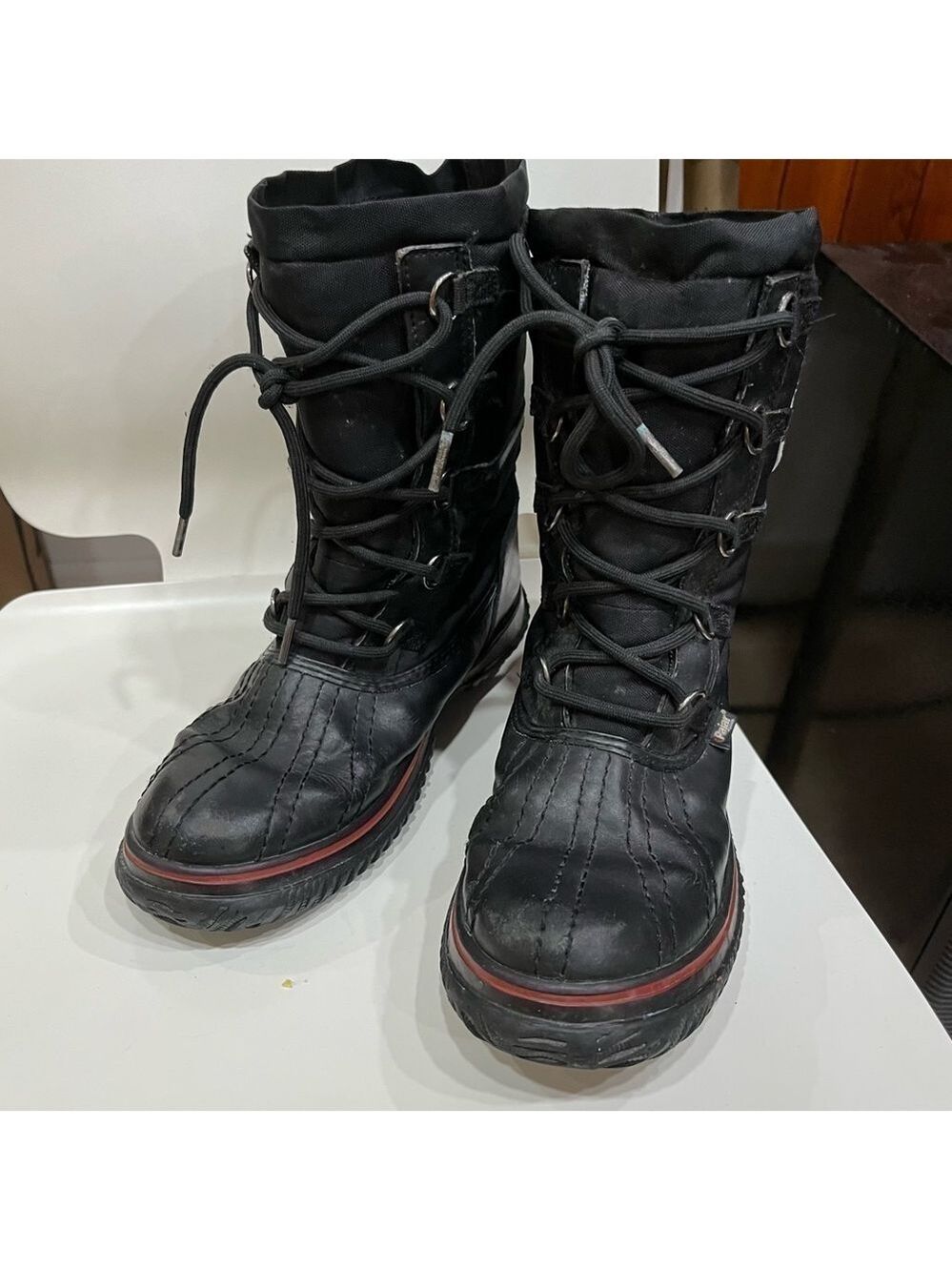 Pajar black leather and nylon low grip insulated winter boots size 38 - Picture 10 of 11